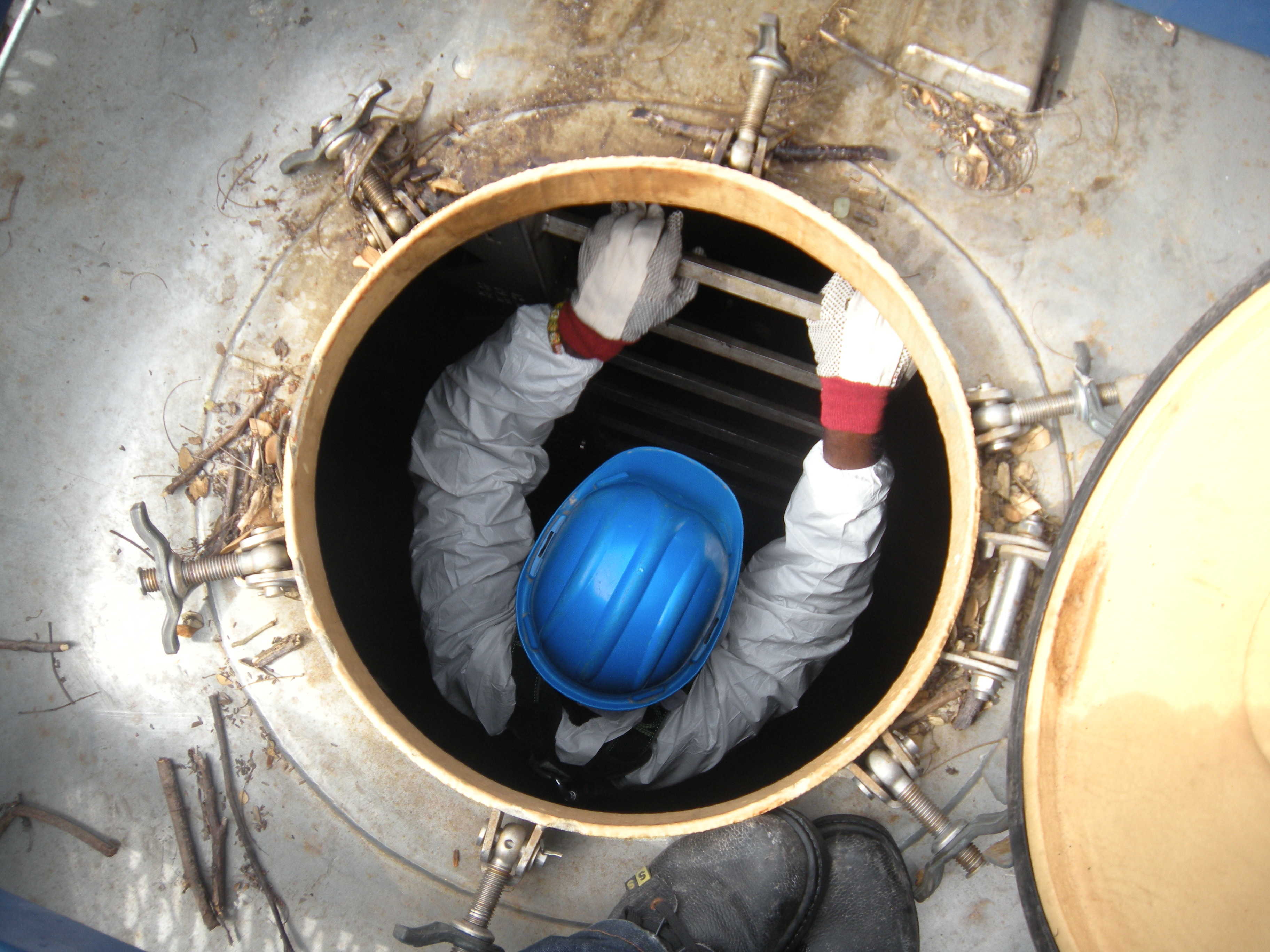 Water tanks cleaning